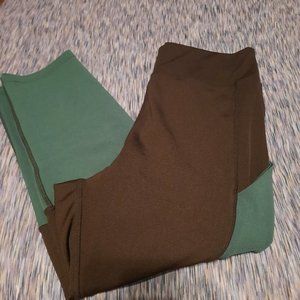 Black and Green POP Fit Quinn Crop Leggings, Medium